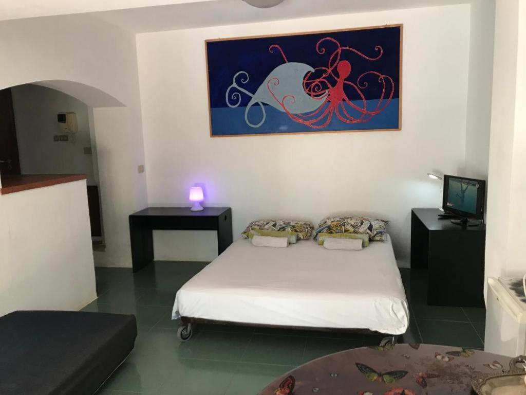 Park House Mini Apartment Мондело Екстериор снимка