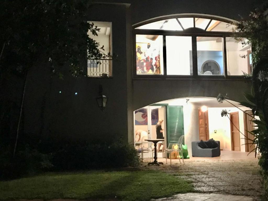 Park House Mini Apartment Мондело Екстериор снимка
